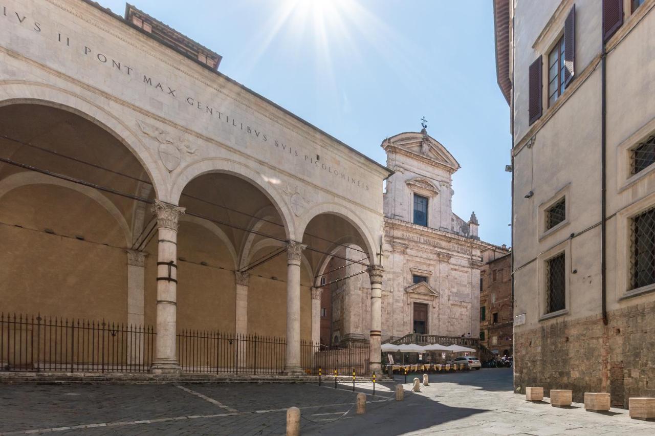 Colours Studio 10 M Away Piazza Del Campo Siena Exterior foto